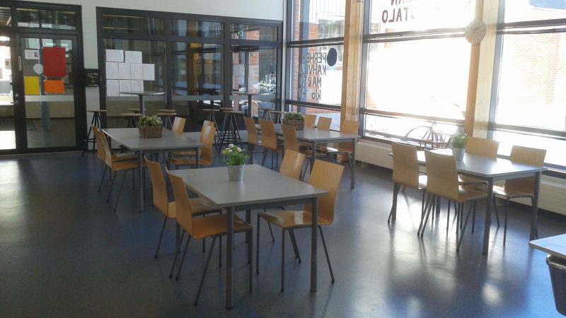 Edullista kotiruokaa lounasaikaan Maikkulan 4H Cafésta